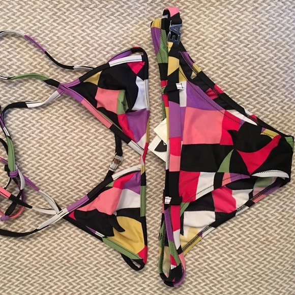 COPY - 2 Piece Bathing Suit Emporio Armani - Picture 4 of 4